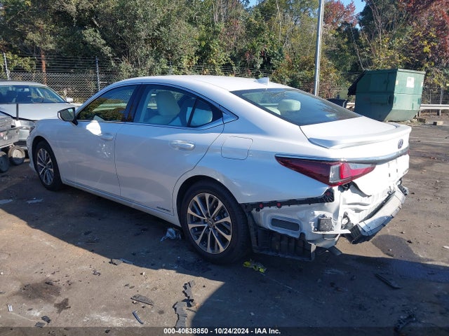 58ADA1C1XNU017546 Lexus ES 300H