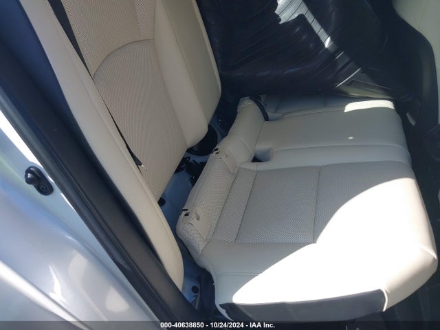58ADA1C1XNU017546 Lexus ES 300H