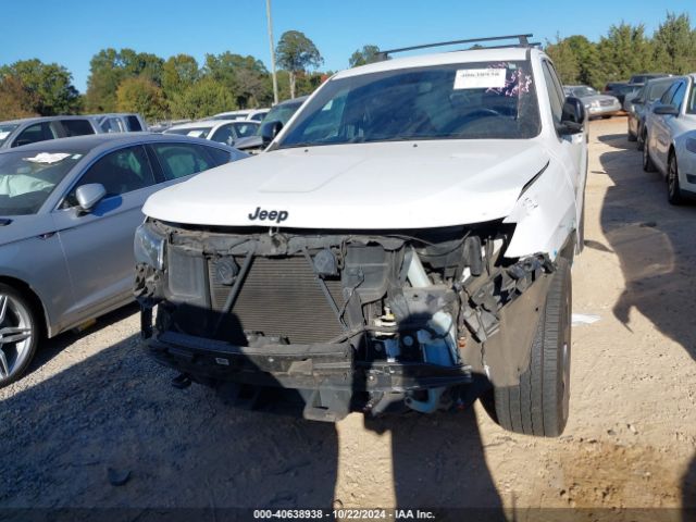 1C4RJFAG0JC424569 Jeep Grand Cherokee Upland 4x4