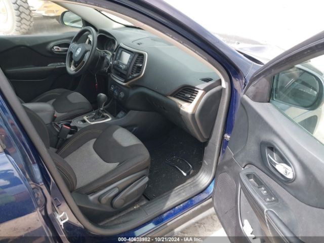 1C4PJLAB6GW200952 Jeep Cherokee Sport