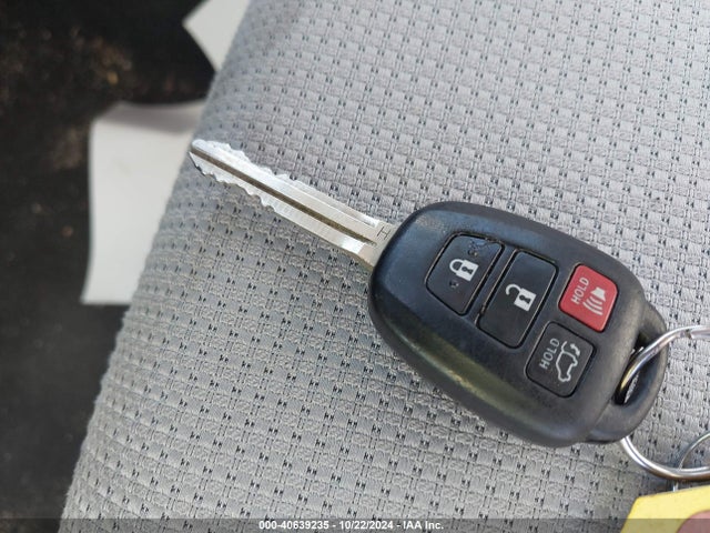 Toyota Rav4 Xle 2016 2T3RFREV6GW525620 Image 11