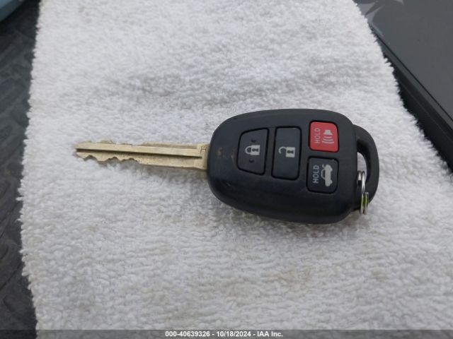 4T1BF1FKXHU689129 Toyota CAMRY SE