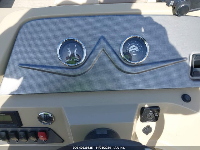 40639835 :رقم المزاد ، 5KZBB2226PA073343 vin ، 2023 Crest Iii Pontoon مزاد بيع