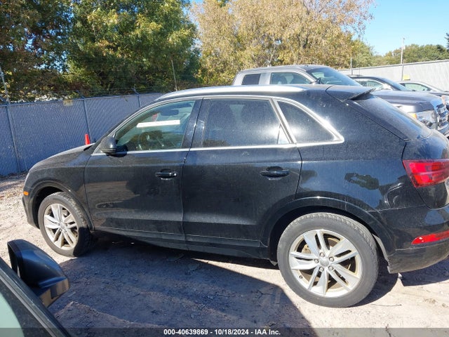 WA1EFCFS2GR013816 Audi Q3 2.0t Premium Plus