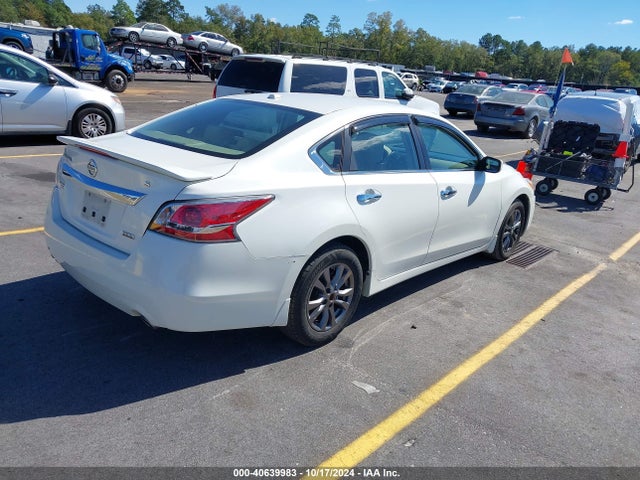 Nissan Altima 2.5 S 2015 1N4AL3AP1FC466543 Image 4
