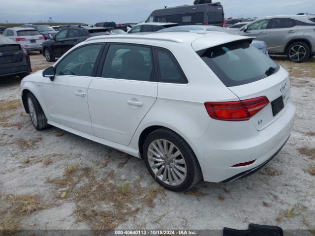 WAUUPBFF3HA096715 Audi A3 E-tron 1.4t Premium