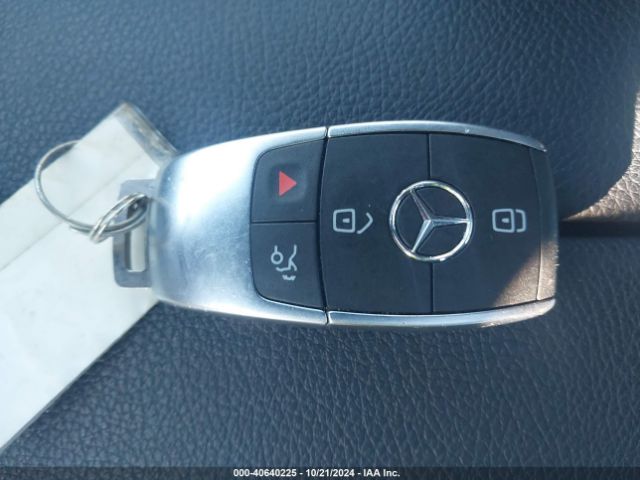 W1K3G4FB8MJ258619 Mercedes-Benz A 220 4matic