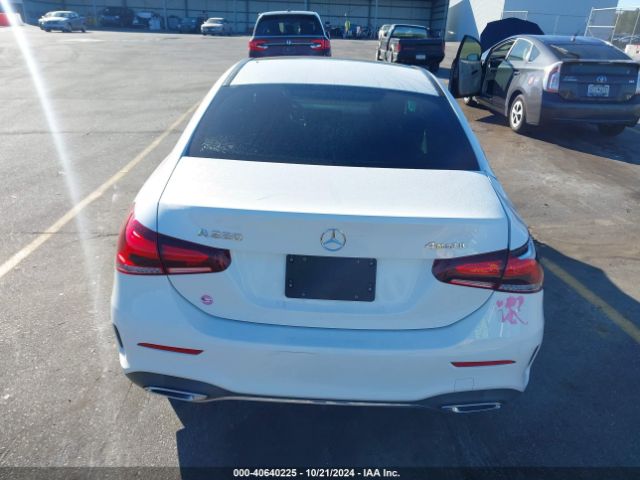 W1K3G4FB8MJ258619 Mercedes-Benz A 220 4matic