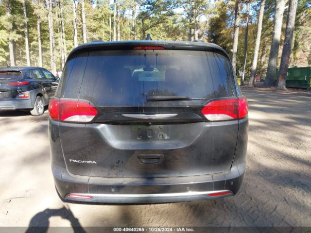 2C4RC1BG8HR788025 Chrysler Pacifica Touring-l