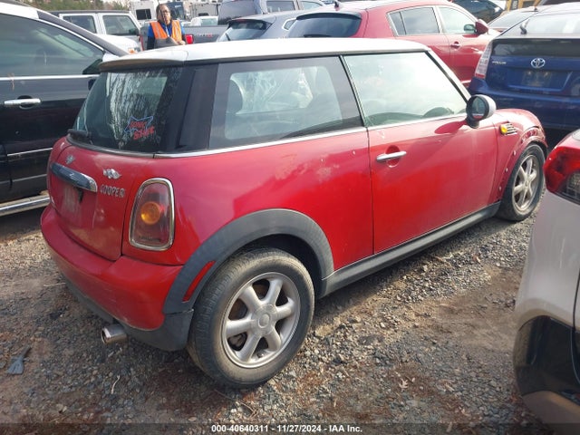 2008 MINI COOPER WMWMF33558TT67539 Photo 3