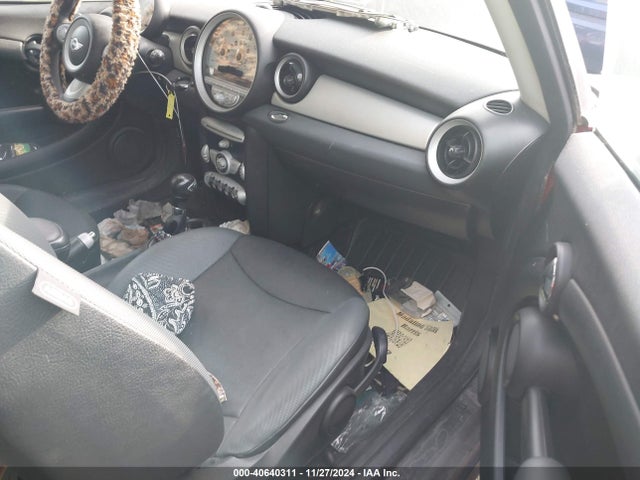 2008 MINI COOPER WMWMF33558TT67539 Photo 4