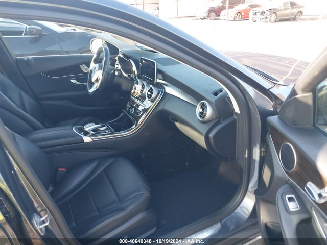 55SWF4JB3GU165227 Mercedes-Benz C 300 Luxury/sport