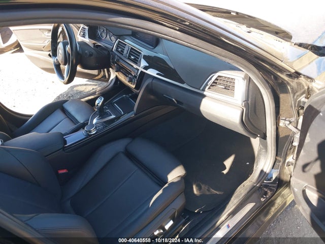 WBA8D9C5XJEM33068 BMW 330i Xdrive