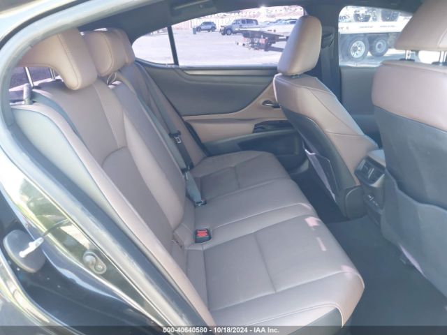 58ADA1C1XNU014663 Lexus ES 300H