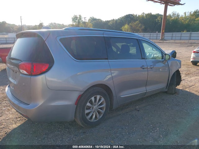 Chrysler Pacifica 2019 2C4RC1BG6KR561164 Image 4