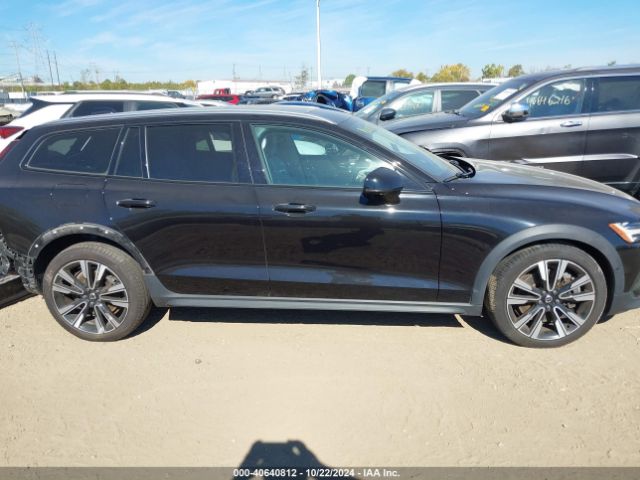 YV4102WK3L1045731 Volvo V60 Cross Country T5