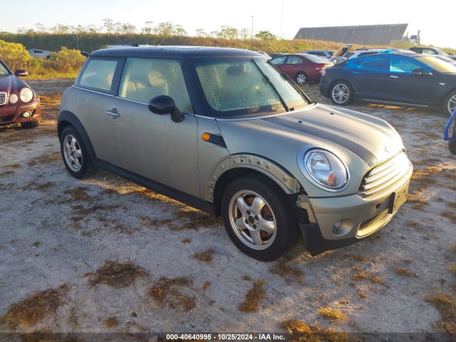 2007 MINI COOPER HARDTOP WMWMF33587TU60750 Photo 0