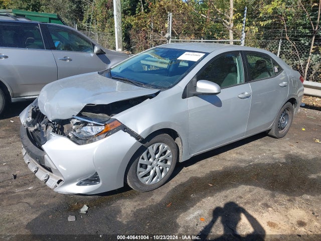 Toyota COROLLA LE 2017 2T1BURHE8HC750555 Image 2