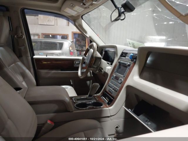 5LMJJ3J57EEL00196 Lincoln NAVIGATOR L
