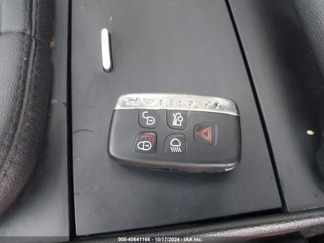 2017 JAGUAR F-TYPE SAJWA6AT3H8K41519 Photo 10