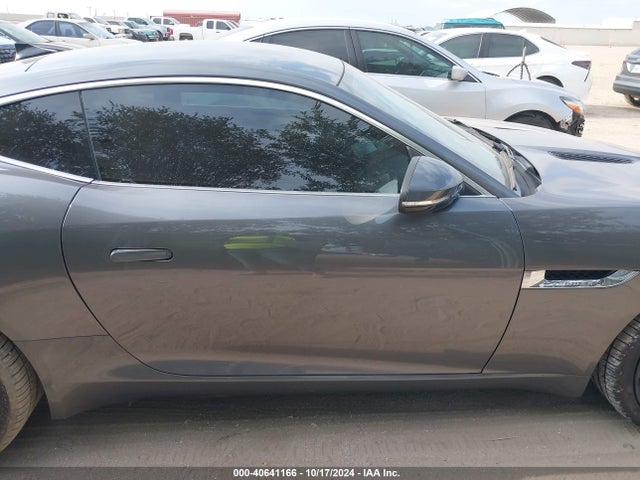 Jaguar F-type Premium 2017 SAJWA6AT3H8K41519 Image 13