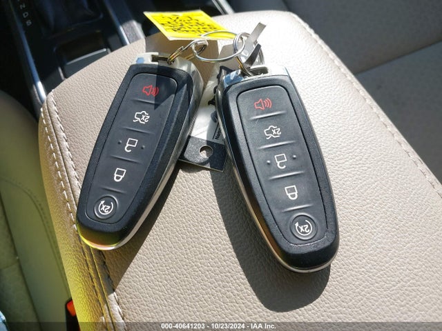 Ford ESCAPE SE 2019 1FMCU0GD7KUB58577 Image 11