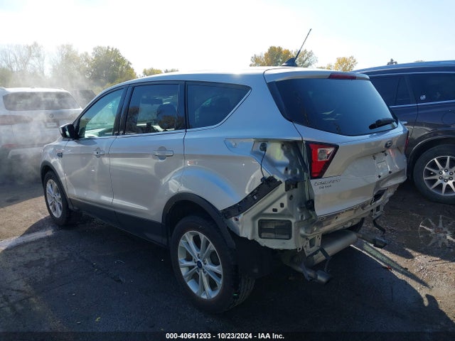 Ford ESCAPE SE 2019 1FMCU0GD7KUB58577 Image 3