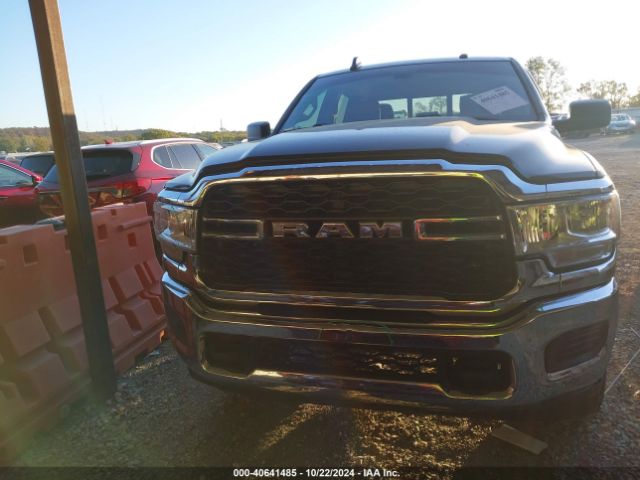 3C6UR5CJ3KG709195 RAM 2500 Tradesman  4x4 6'4 Box