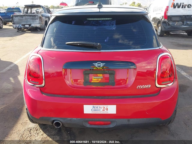 Mini Hardtop Oxford Edition 2019 WMWXP5C5XK2H97864 Image 16