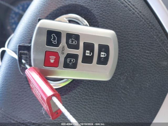 5TDYK3DC5FS545135 Toyota Sienna Xle 8 Passenger