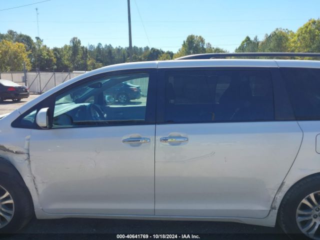5TDYK3DC5FS545135 Toyota Sienna Xle 8 Passenger