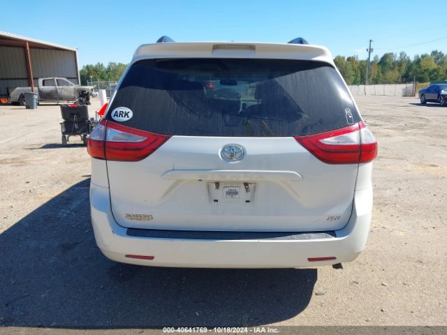 5TDYK3DC5FS545135 Toyota Sienna Xle 8 Passenger