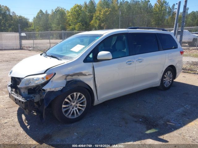 5TDYK3DC5FS545135 Toyota Sienna Xle 8 Passenger