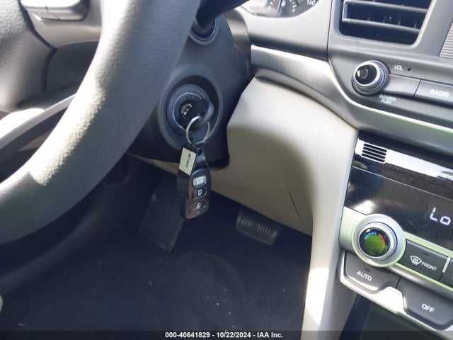 Hyundai ELANTRA SE 2020 5NPD74LF2LH589189 Image 11