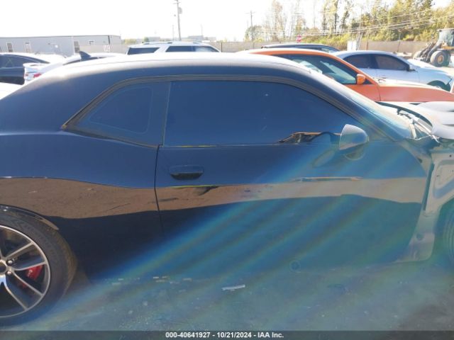 2C3CDZFJ0GH264061 Dodge Challenger 392 Hemi Scat Pack Shaker