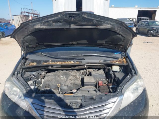 5TDYZ3DC8HS854239 Toyota Sienna Xle Premium 8 Passenger