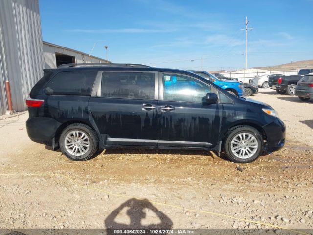 5TDYZ3DC8HS854239 Toyota Sienna Xle Premium 8 Passenger