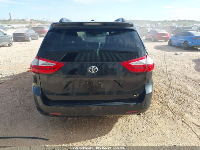 5TDYZ3DC8HS854239 Toyota Sienna Xle Premium 8 Passenger