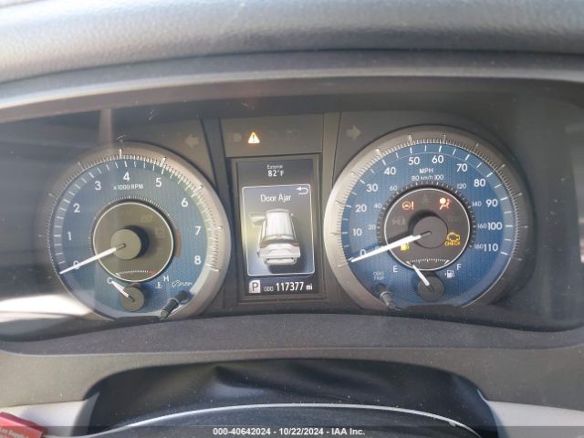 5TDYZ3DC8HS854239 Toyota Sienna Xle Premium 8 Passenger
