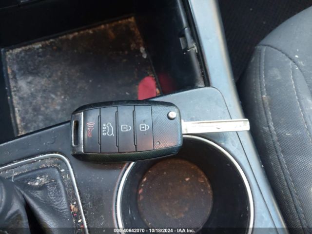 5XYPG4A59GG115342 KIA Sorento 3.3l Lx