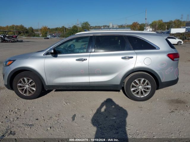 5XYPG4A59GG115342 KIA Sorento 3.3l Lx