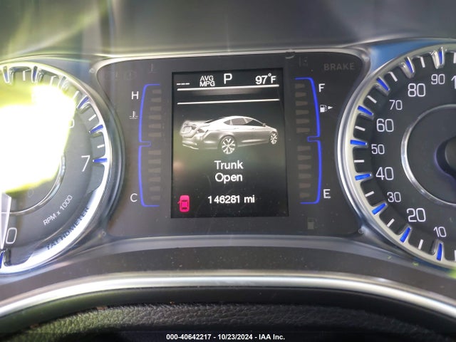Chrysler 200 Limited 2015 1C3CCCAB8FN528889 Image 7