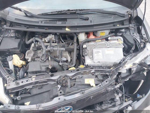 JTDKDTB32E1061860 Toyota Prius C Two