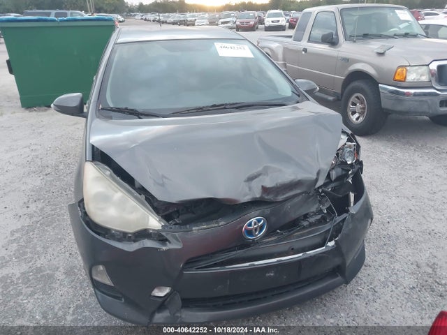 JTDKDTB32E1061860 Toyota Prius C Two