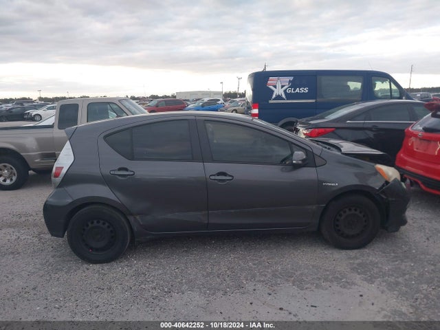 JTDKDTB32E1061860 Toyota Prius C Two
