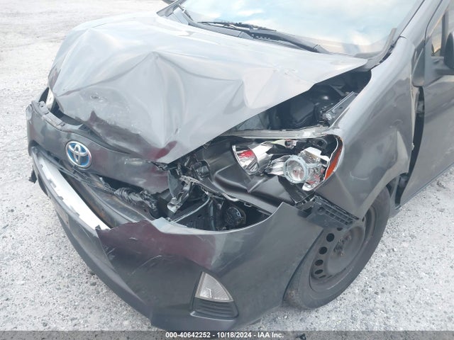 JTDKDTB32E1061860 Toyota Prius C Two