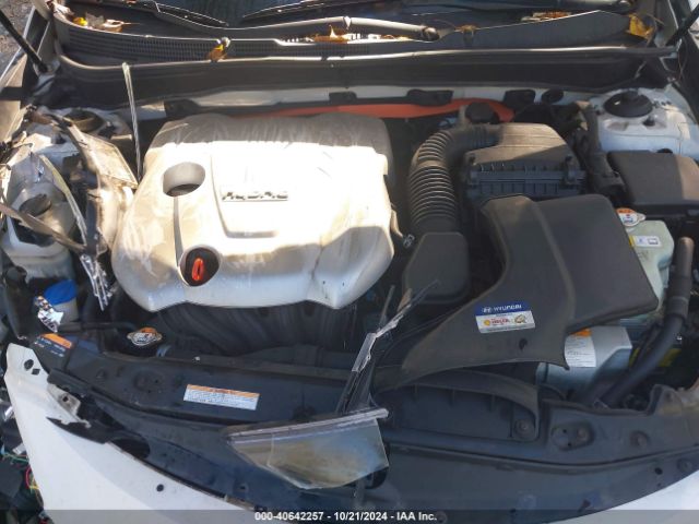 KMHEC4A42FA138871 Hyundai SONATA HYBRID