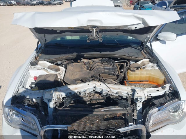 2C3CCAAG2JH342475 Chrysler 300 Touring
