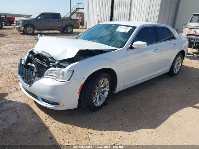 2C3CCAAG2JH342475 Chrysler 300 Touring