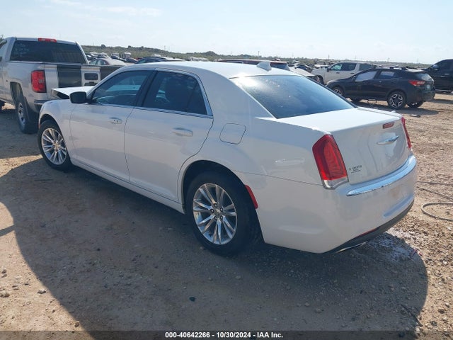 2C3CCAAG2JH342475 Chrysler 300 Touring